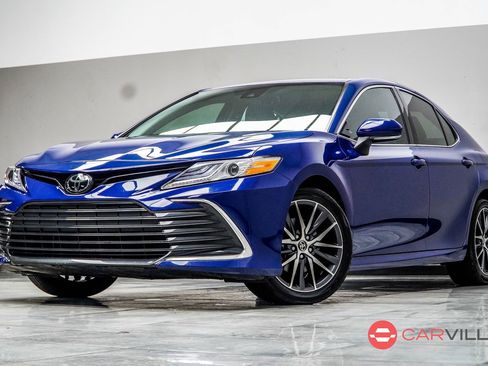 Used 2024 Toyota Camry XLE FWD image 1
