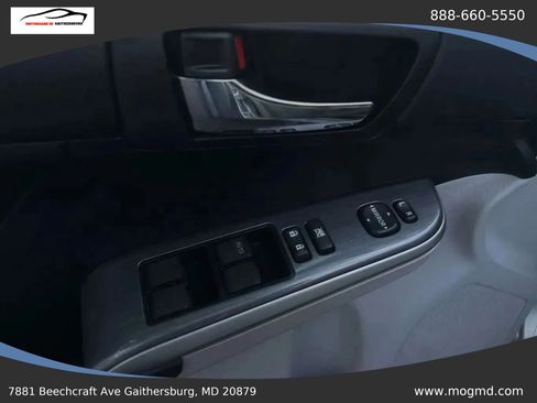 Used 2012 Toyota Camry LE FWD image 19