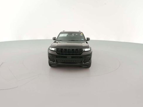 New 2025 Jeep Grand Cherokee L Laredo image 2