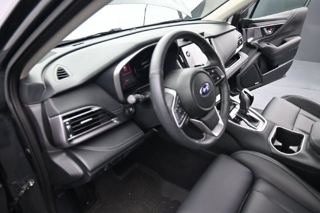 Used 2025 Subaru Outback Limited AWD/4WD image 27