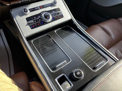 Used 2020 Lincoln Aviator Reserve w/ Equipment Group 201A image 23