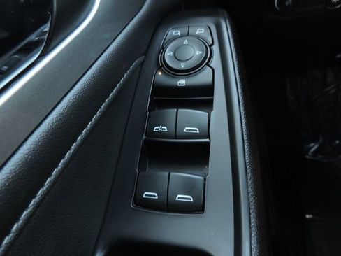 Used 2023 Chevrolet Traverse LT image 29