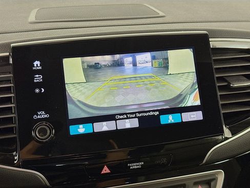 Used 2021 Honda Pilot Touring image 18
