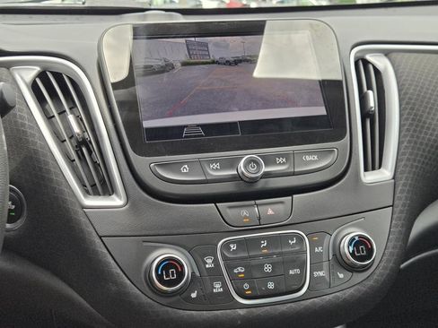 Used 2025 Chevrolet Malibu LT FWD image 25