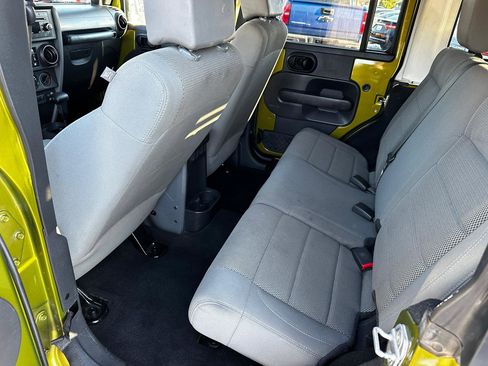 Used 2007 Jeep Wrangler Unlimited Sahara image 14