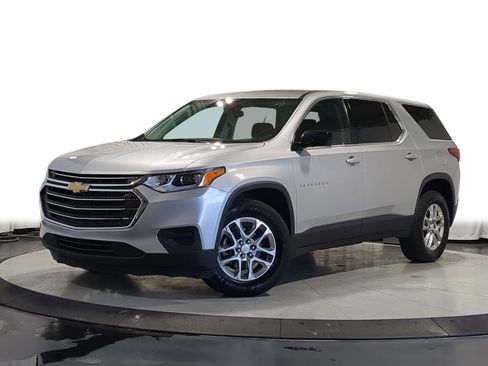 Used 2019 Chevrolet Traverse LS FWD image 1