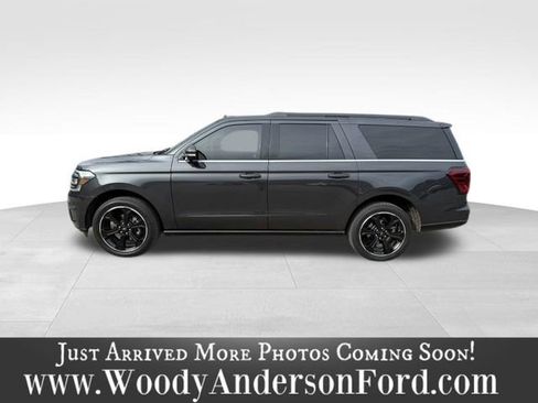 Used 2022 Ford Expedition Max Limited RWD image 3
