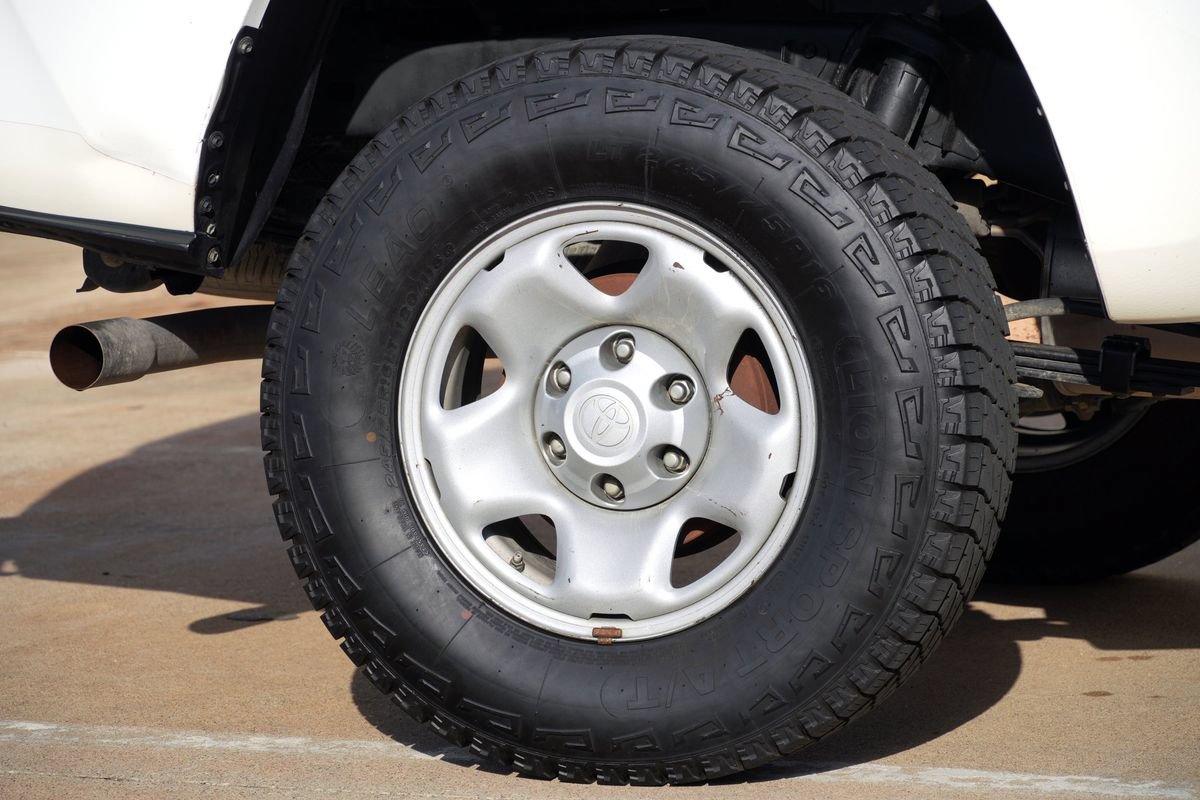 Used 2022 Toyota Tacoma SR RWD image 30