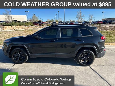 Used 2016 Jeep Cherokee Latitude w/ Cold Weather Group AWD/4WD image 5