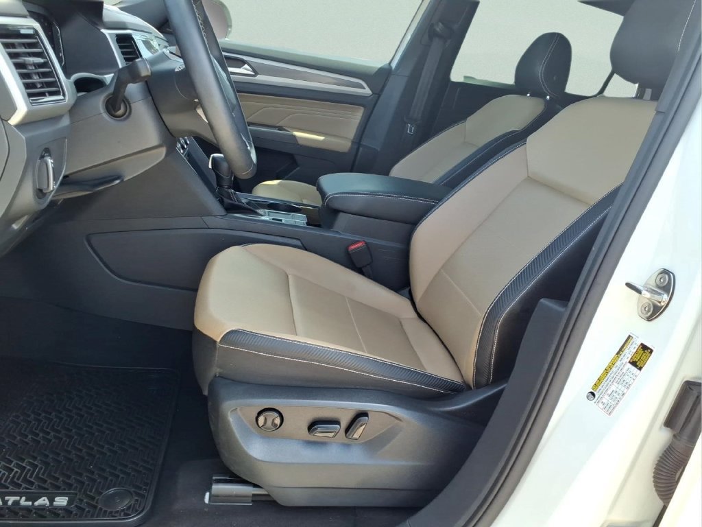 Used 2023 Volkswagen Atlas Cross Sport SE w/ Black Wheel Package FWD image 12