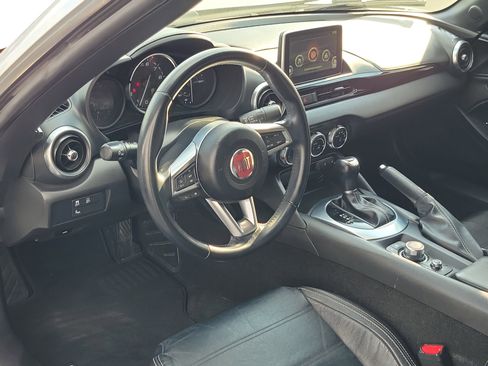 Used 2017 FIAT 124 Spider Lusso RWD image 12