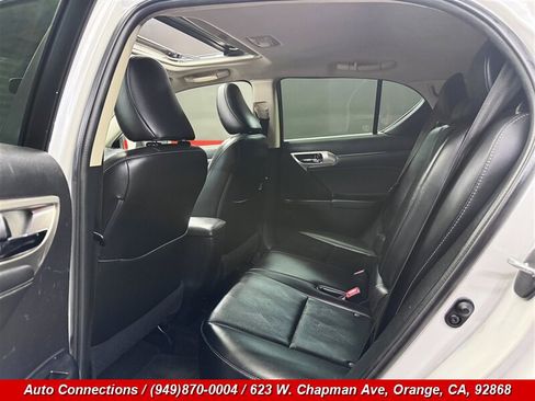 Used 2015 Lexus CT 200h image 9