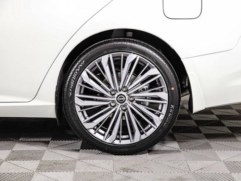 New 2025 Nissan Altima 2.5 SL image 7