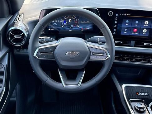New 2027 Chevrolet Equinox LT w/ Convenience Package II FWD image 22