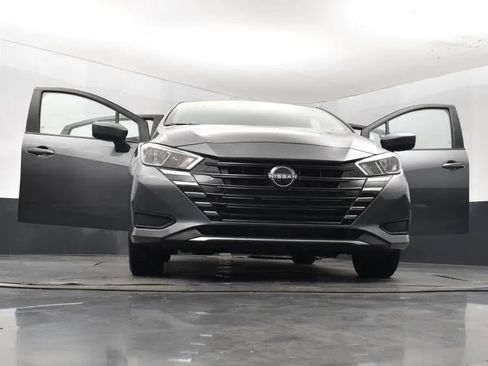 Used 2023 Nissan Versa SV FWD image 8