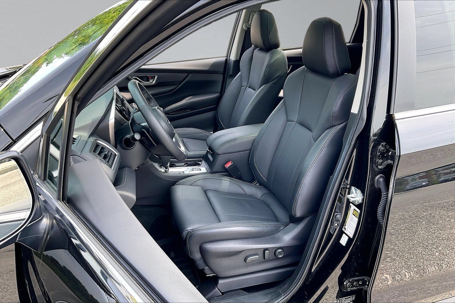 Used 2025 Subaru Ascent Limited AWD/4WD image 26