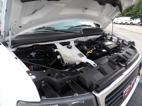 Used 2020 GMC Savana 3500 w/ Power Convenience Package RWD image 33