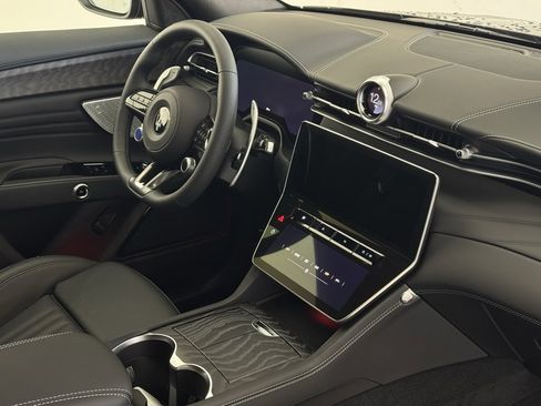 New 2025 Maserati Grecale Modena image 43