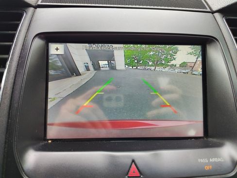 Used 2017 Ford Taurus SEL w/ Equipment Group 201A FWD image 17