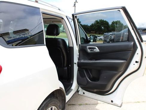 Used 2020 Nissan Pathfinder Platinum w/ Cargo Package FWD image 52