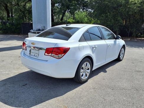 Used 2015 Chevrolet Cruze LS image 6
