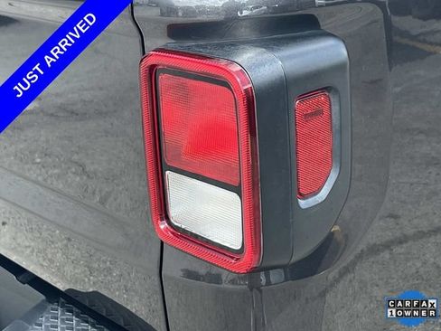 Used 2024 Jeep Gladiator Sport AWD/4WD image 11