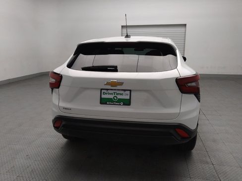 Used 2024 Chevrolet Trax LS w/ LS Convenience Package FWD image 7