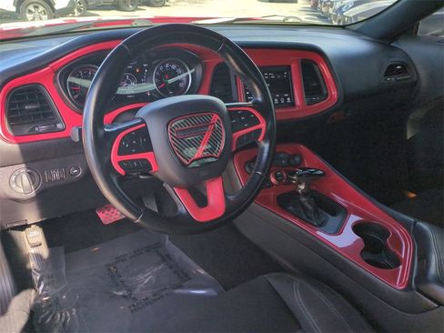 Used 2021 Dodge Challenger SXT image 15