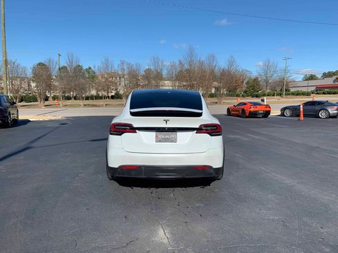 Used 2022 Tesla Model X image 11