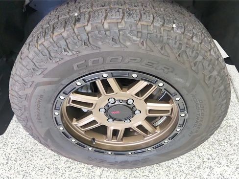 Used 2024 Toyota Tundra SR5 w/ SR5 Convenience Package AWD/4WD image 13