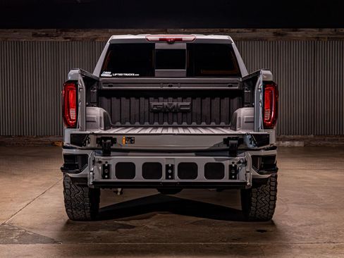Used 2025 GMC Sierra 1500 AT4 w/ AT4 Premium Package AWD/4WD image 8