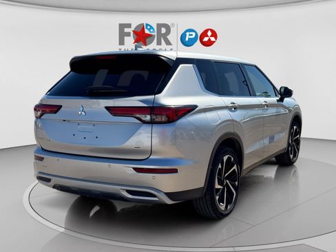 Used 2024 Mitsubishi Outlander SE image 5