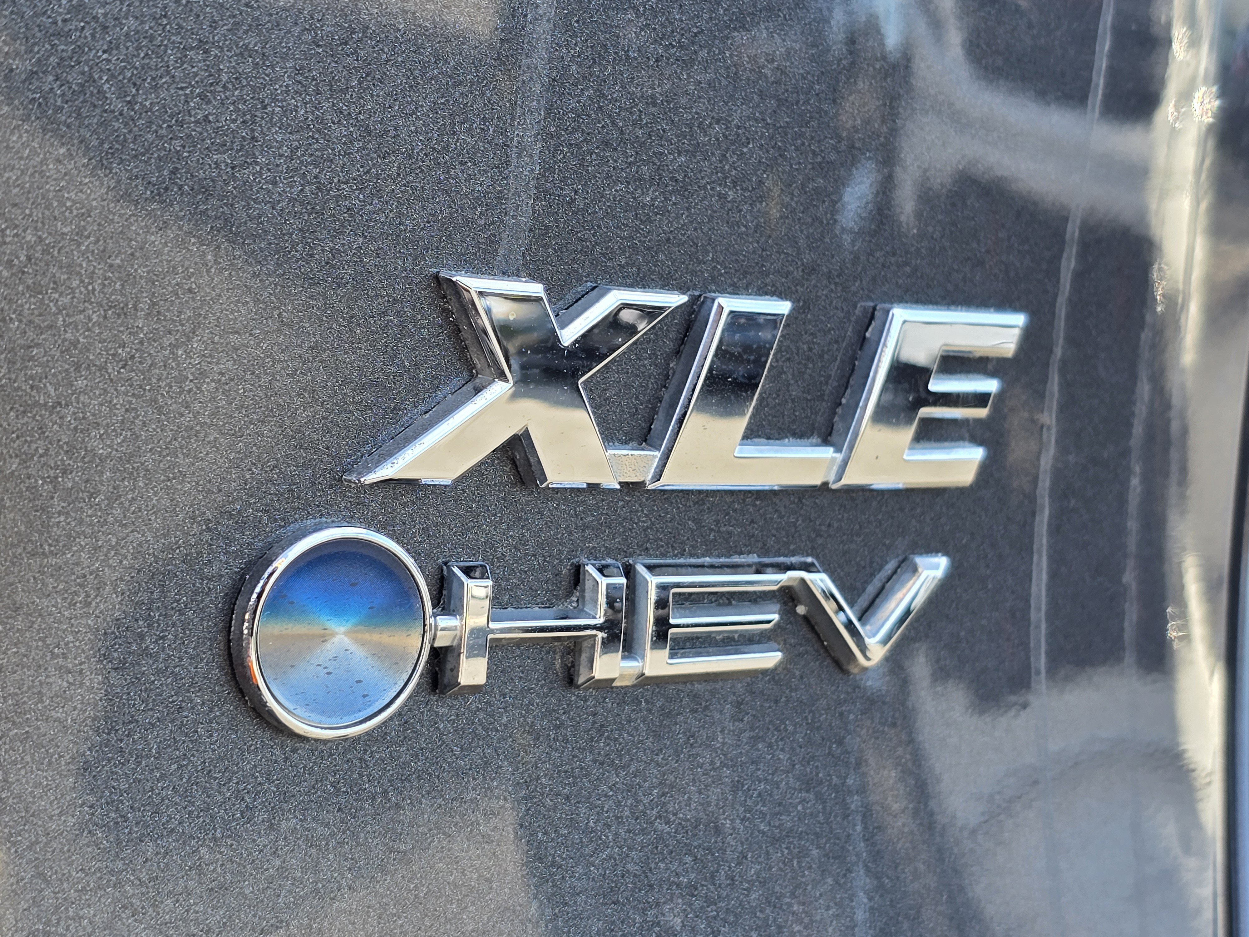 Used 2025 Toyota RAV4 XLE AWD/4WD image 26