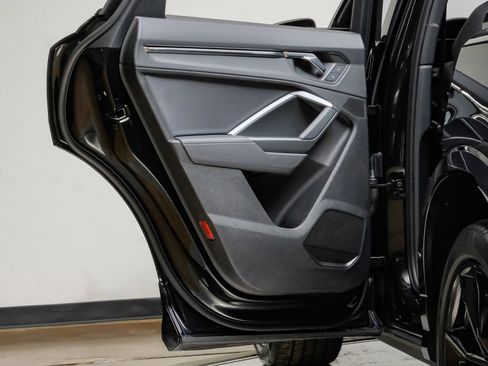 Used 2023 Audi Q3 2.0T Premium image 47