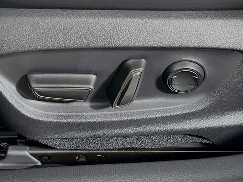 Used 2023 Toyota Prius Prime Premium image 16