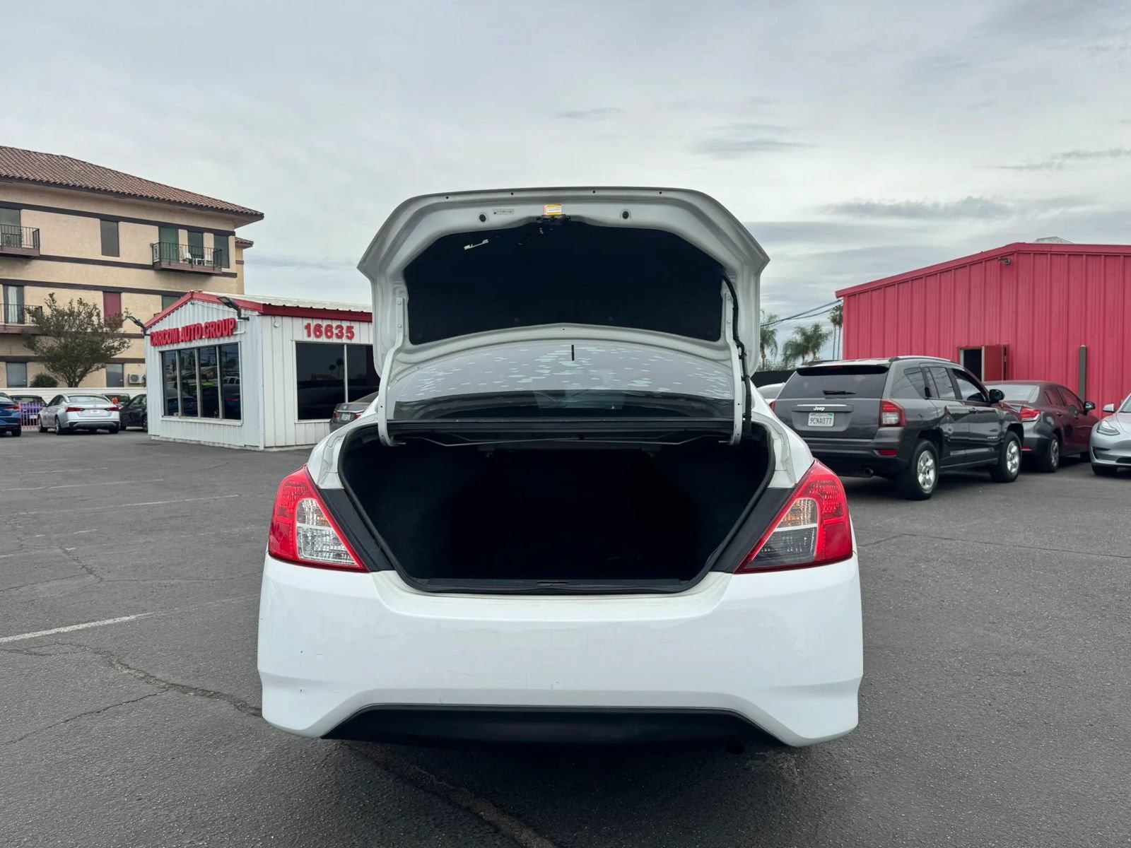 Used 2015 Nissan Versa S Plus FWD image 9