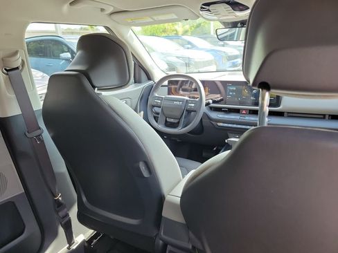 New 2027 Kia Seltos S FWD image 13