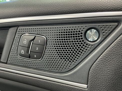 Used 2024 Ford Edge Titanium image 6