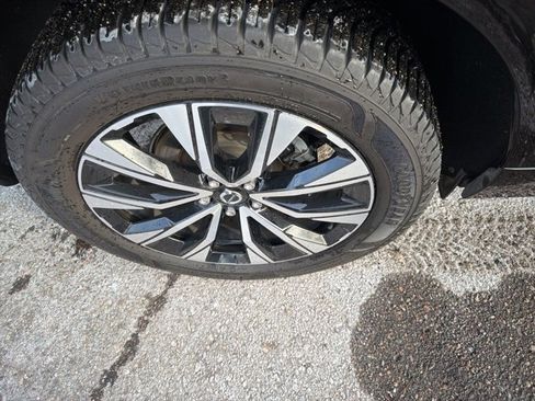 Used 2024 Volvo XC60 B5 Plus image 6