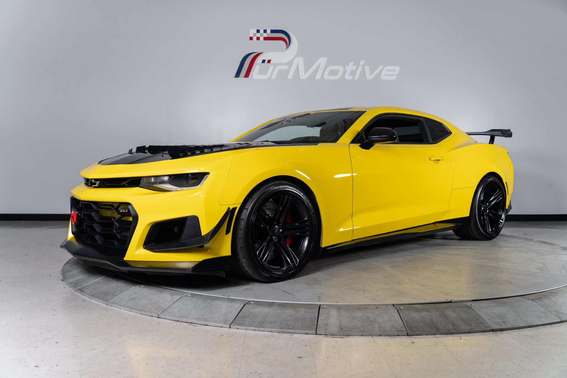 Used 2018 Chevrolet Camaro ZL1 RWD image 1