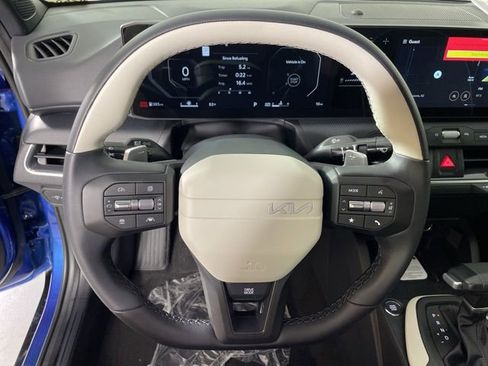 New 2025 Kia K4 GT-Line image 19