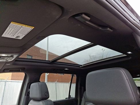 Used 2023 Chevrolet Suburban Z71 w/ Z71 Off-Road Package image 15