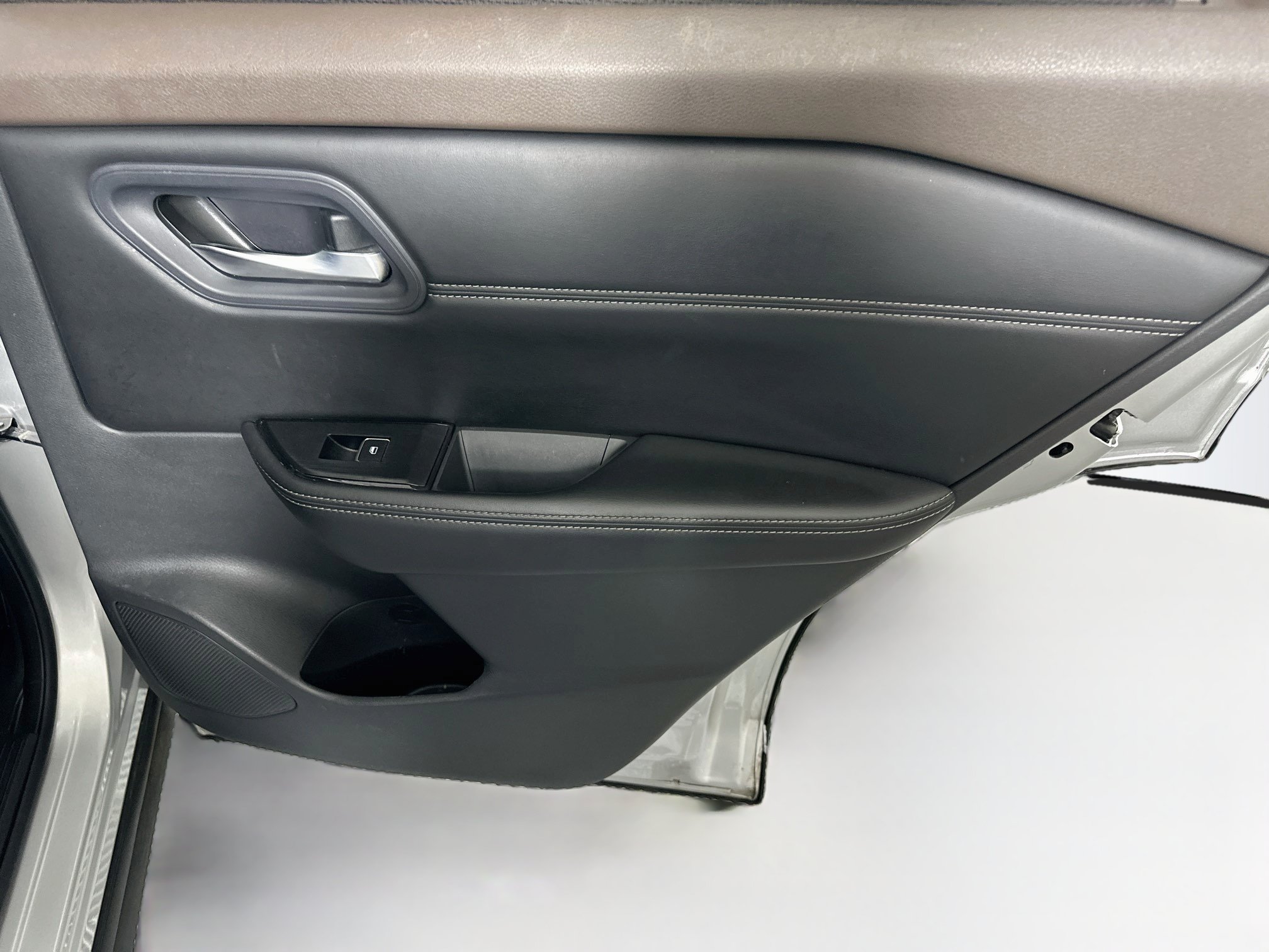 Used 2023 Nissan Rogue SL w/ SL Premium Package FWD image 30