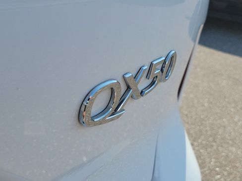 Certified 2025 INFINITI QX50 Pure image 8