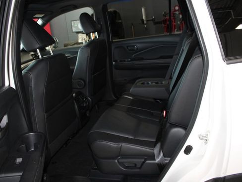Used 2023 Honda Passport EX-L image 12