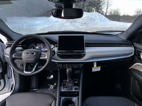 New 2026 Jeep Compass Limited image 11