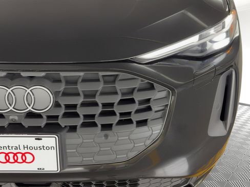 Used 2025 Audi Q5 Premium Plus w/ Premium Plus image 11