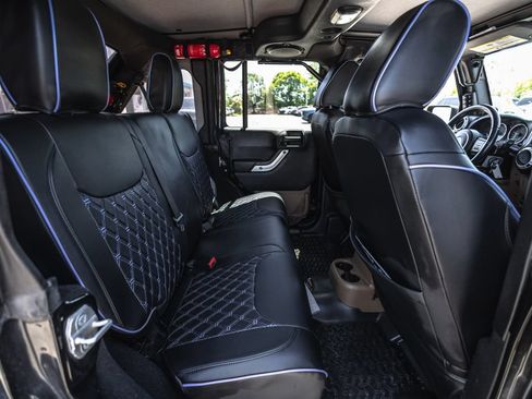 Used 2014 Jeep Wrangler Unlimited Rubicon w/ Max Tow Package AWD/4WD image 37