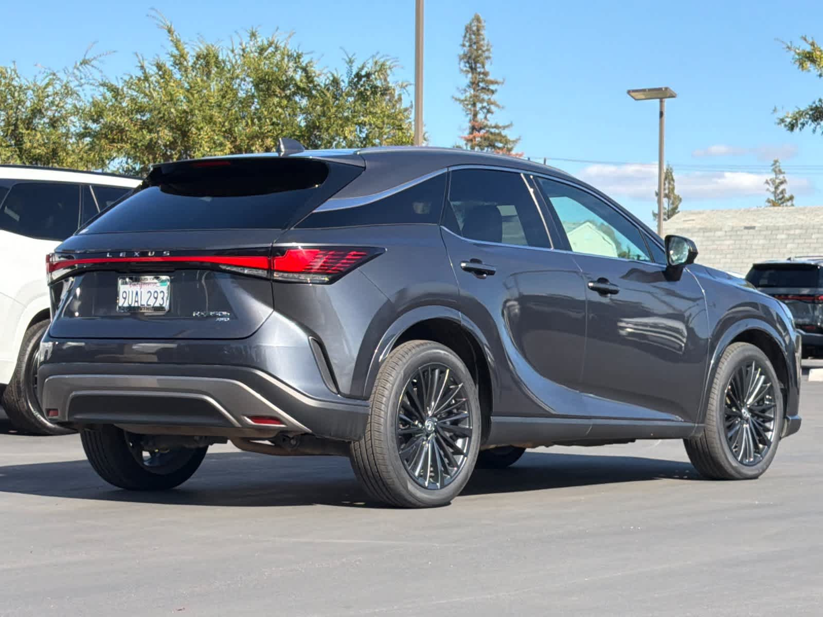Used 2025 Lexus RX 350h w/ Convenience Package AWD/4WD image 2