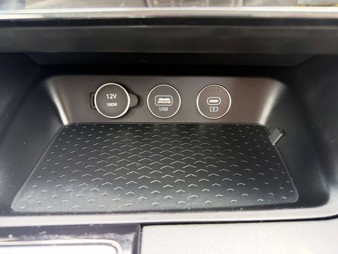 Certified 2025 Genesis G70 2.5T AWD/4WD image 22